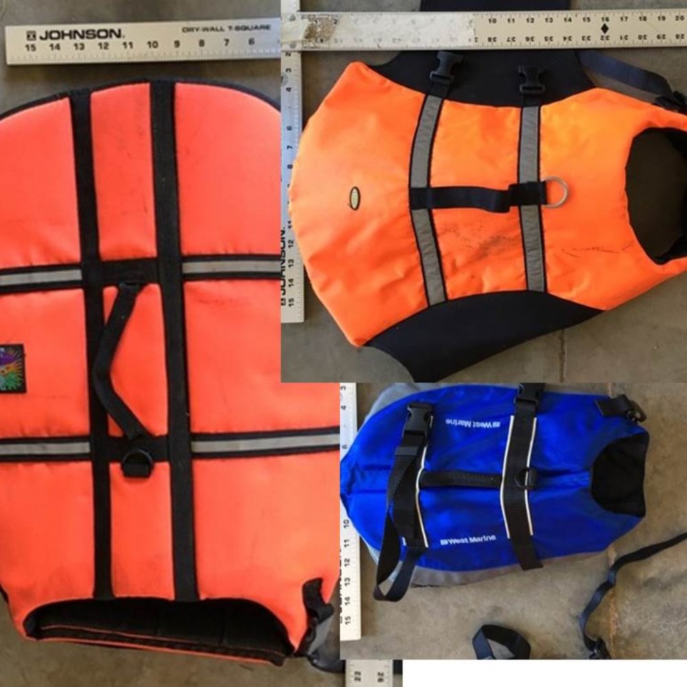3 Dog life jackets Dog vests
